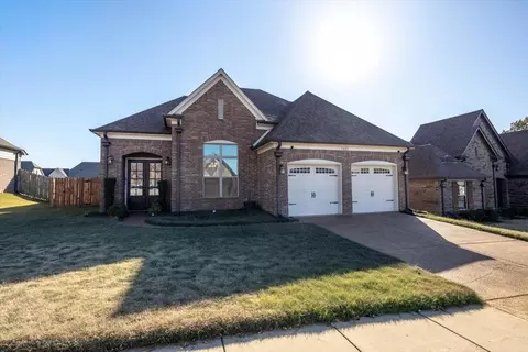7685 Shadowcrest Rd, Memphis, TN 38125