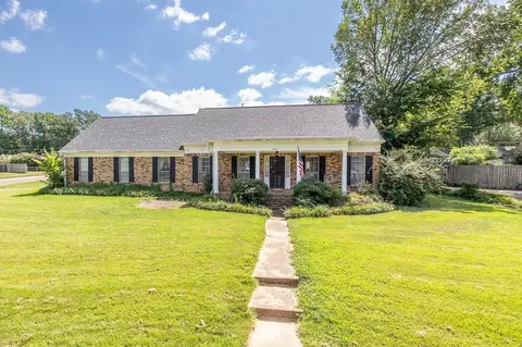 1636 Poplar Estates Pkwy, Germantown, TN 38138
