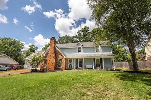 8018 Cross Village Dr, Germantown, TN 38138