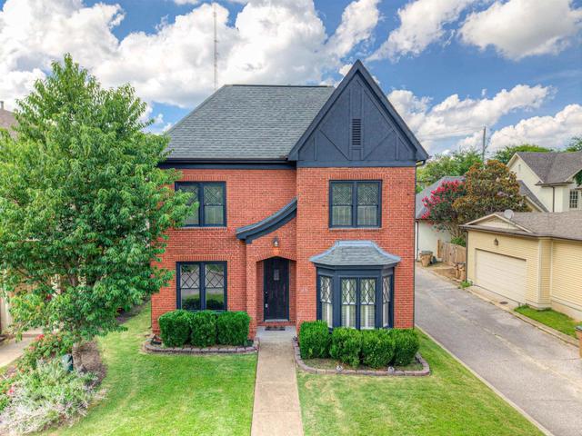 1870 Peabody Green Dr, Memphis, TN 38104