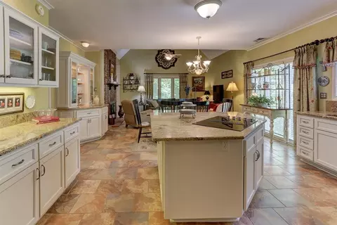 2994 Oakleigh Ln, Germantown, TN 38138