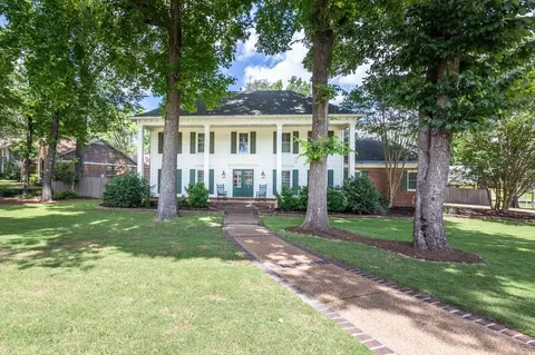 8304 Mossy Creek Dr, Germantown, TN 38138