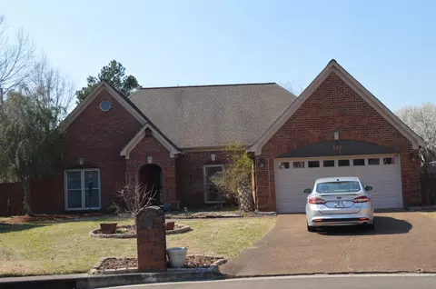 550 Indian Cv, Cordova, TN 38018