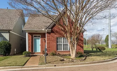 1281 Oak Creek Dr, Collierville, TN 38017