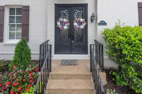 831 Park Side Ln, Collierville, TN 38017