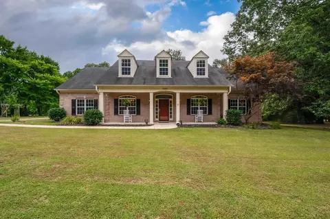 2555 Clay Pond Dr, Oakland, TN 38060