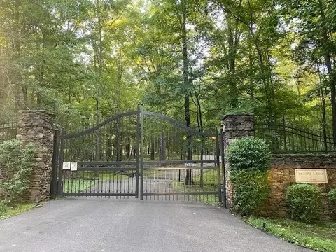 330 Falling Creek Cv, Eads, TN 38028