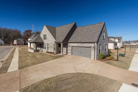 557 Tucker View Dr, Cordova, TN 38018