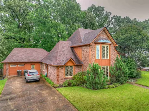 2444 Lacosta Dr, Bartlett, TN 38134