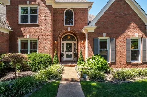 553 Roehampton Cv, Collierville, TN 38017 photo 2