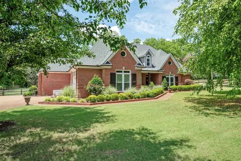 685 Cold Creek Dr, Collierville, TN 38017