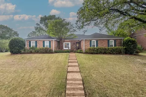 8359 Misty Creek Dr, Germantown, TN 38138
