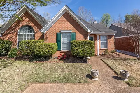 8318 Creek Front Dr, Cordova, TN 38016