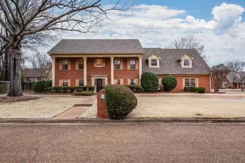 8718 Shadowbrook Cv, Germantown, TN 38139