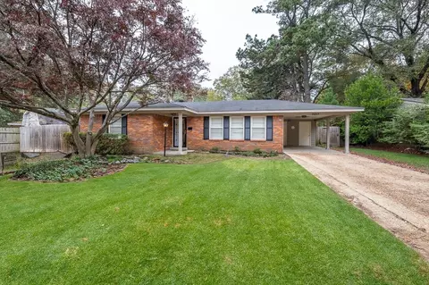 1483 Woodston Dr, Memphis, TN 38117