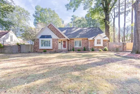 2350 Riverdale Rd, Germantown, TN 38138