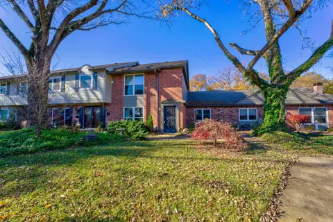 1720 Hobbits Glen Dr #39, Germantown, TN 38138