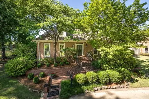 6362 N Massey Hill Dr, Memphis, TN 38120