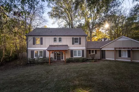 8549 Redbud Trail Cv, Germantown, TN 38139