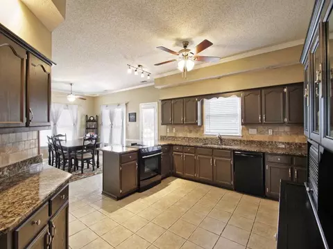 705 Cotham Dr, Collierville, TN 38017 photo 8