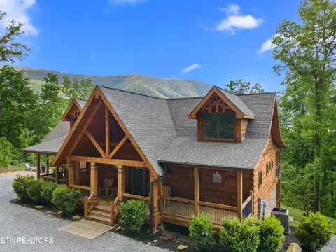3859 Clabo Mountain Ln, Sevierville, TN 37862