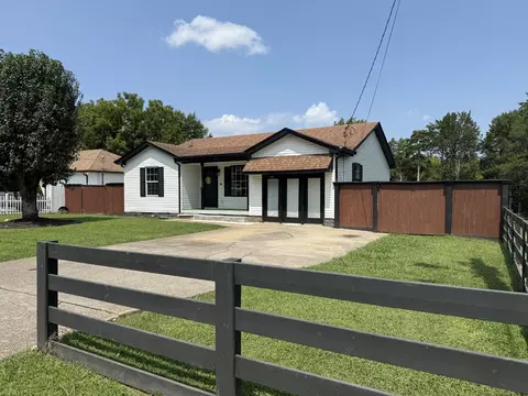 403 Southlake Dr, La Vergne, TN 37086