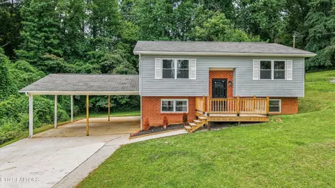 503 Martin Luther King Jr Dr, Rockwood, TN 37854