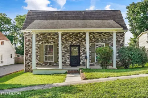 608 W 1st Ave, Lenoir City, TN 37771