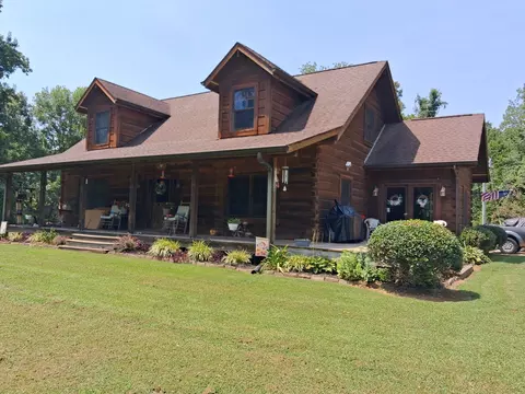 3056 E Big Richland Creek Rd, Mcewen, TN 37101
