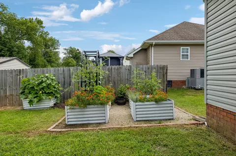 Exterior - 6016 Legacy Dr, Springfield, TN 37172 photo 5 of 7