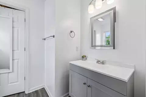 Bath - 6016 Legacy Dr, Springfield, TN 37172 photo 1 of 3