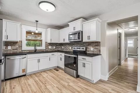 Kitchen - 200 Blackpatch Dr, Springfield, TN 37172 photo 1 of 4