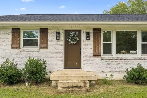 Exterior - 200 Blackpatch Dr, Springfield, TN 37172 photo 6 of 14
