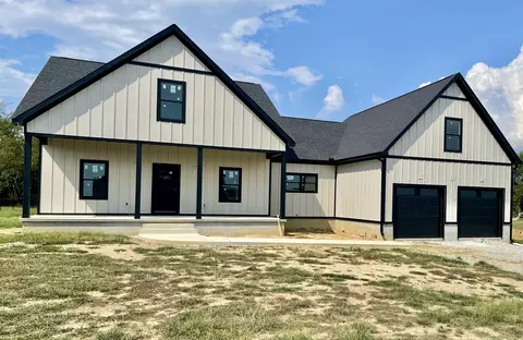 90 Pine Bluff Ct, Winchester, TN 37398