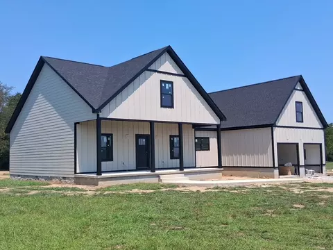90 Pine Bluff Ct, Winchester, TN 37398