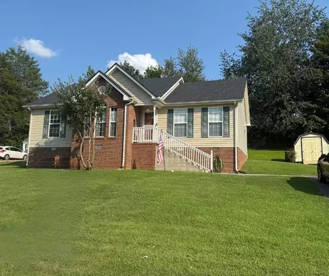 1043 Woodbrier Ln, Greenbrier, TN 37073