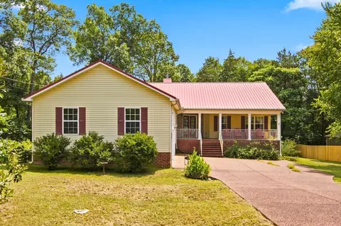 1501 Rebecca Dr, Chapel Hill, TN 37034