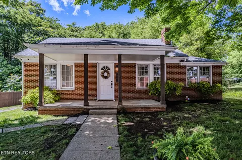 908 E Madison Ave, Athens, TN 37303
