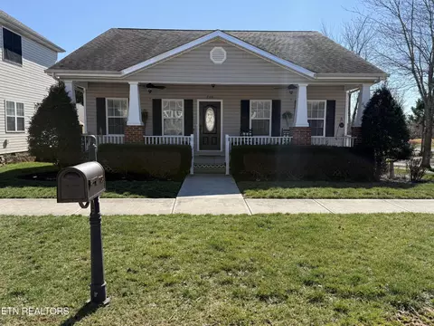 702 Stratford Ave, Sweetwater, TN 37874