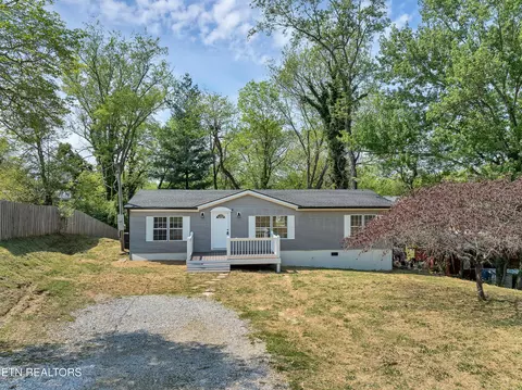 1352 Byrd Cir, Kingston, TN 37763
