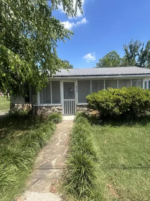 610 Bennett Street St, Sweetwater, TN 37874