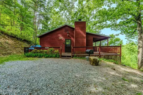 3476 Bear Mountain Ln, Sevierville, TN 37876