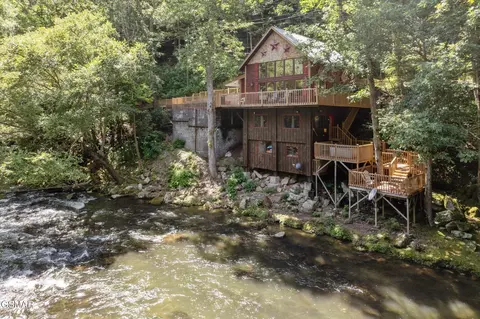 2697 Brandy Way, Sevierville, TN 37876