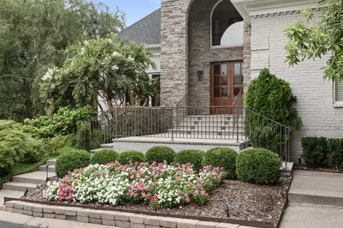 1 Warwick Ln, Nashville, TN 37205