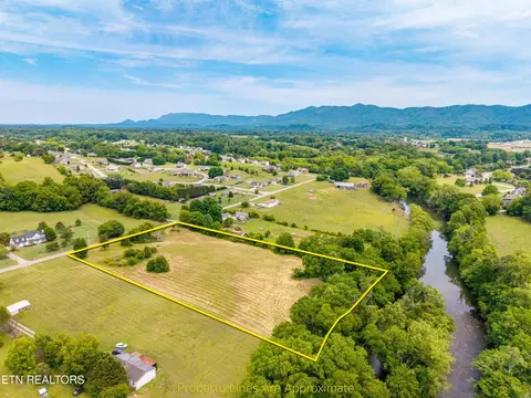 332 River Ford Rd, Maryville, TN 37804