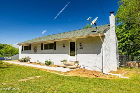 1378 Byrd Cir, Kingston, TN 37763