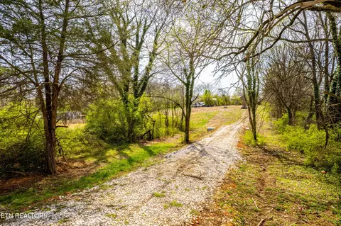 2416 Sweetwater Vonore Rd, Sweetwater, TN 37874