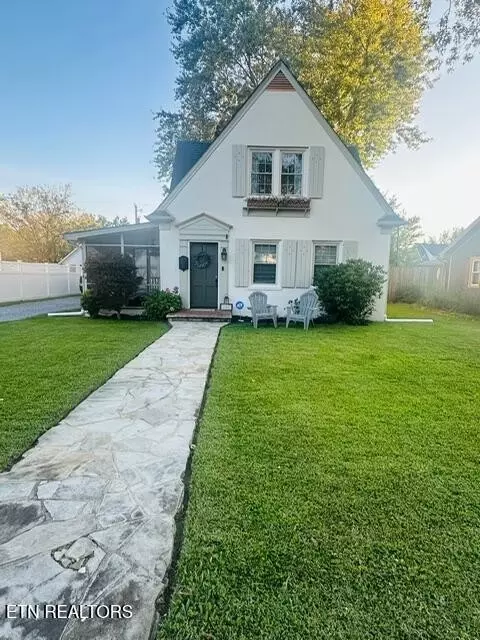 1369 Catawba St, Kingsport, TN 37660
