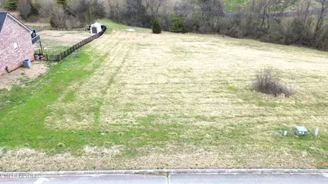 930 Carter Springs Dr, Maryville, TN 37801