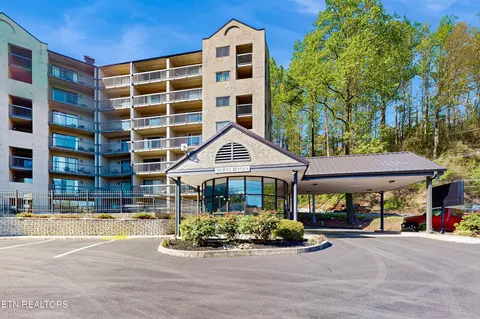 306 Baskins Creek Rd UNIT 105, Gatlinburg, TN 37738